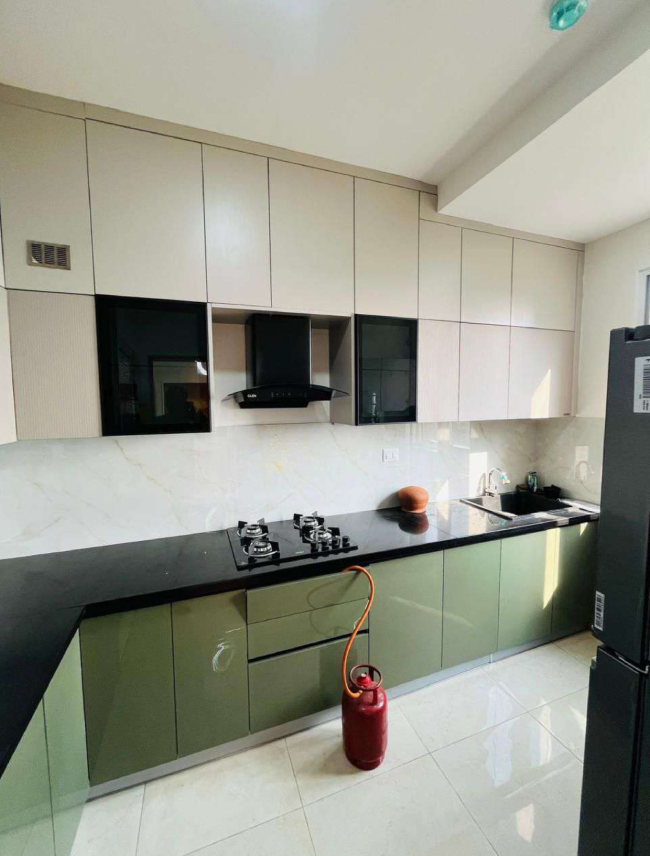 Amith, Whitefield